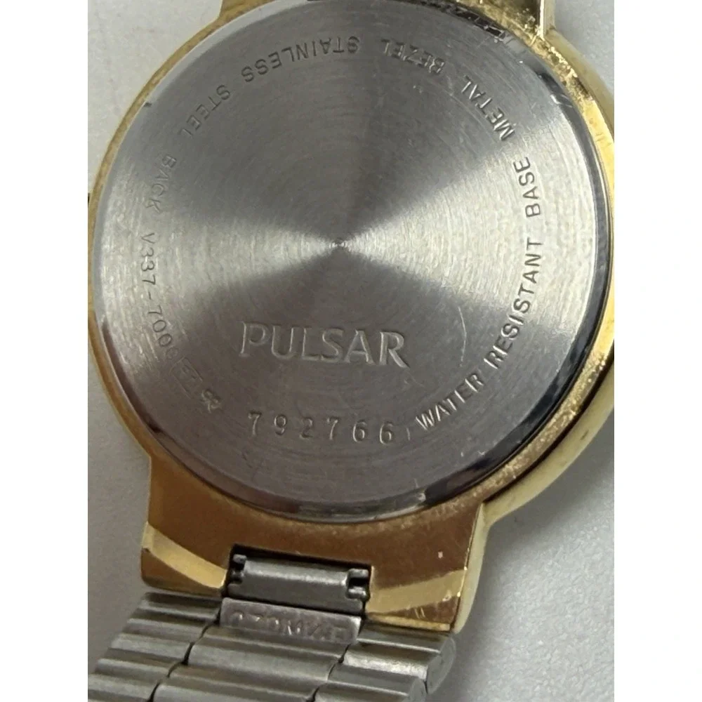 Pulsar V337-7000 New Battery Mens Calendar Watch 33MM 7.5